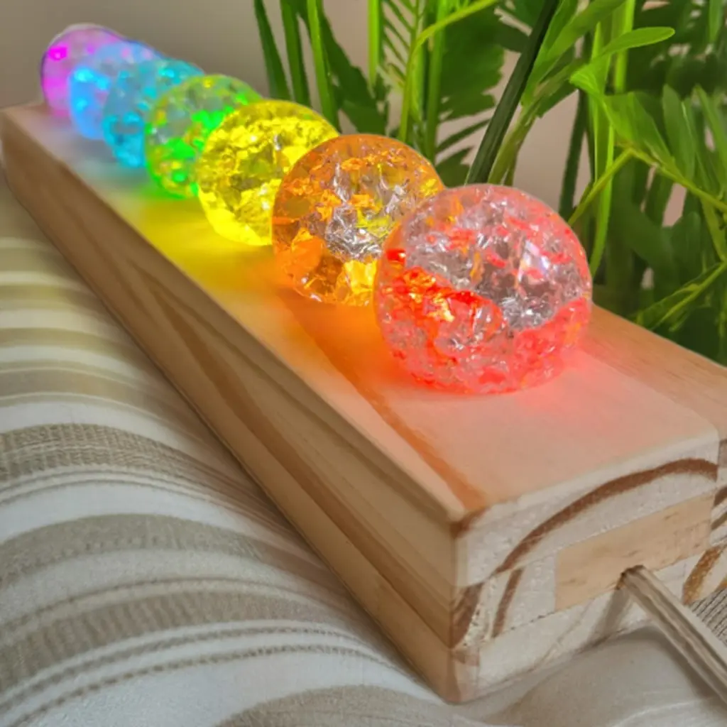Luminária Chakras Galpão73 em Madeira com LED