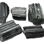 Pedra Turmalina Negra Bruta — imagem 1