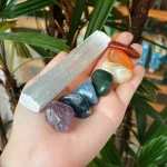 Pedras dos Chakras com Selenita — imagem 3